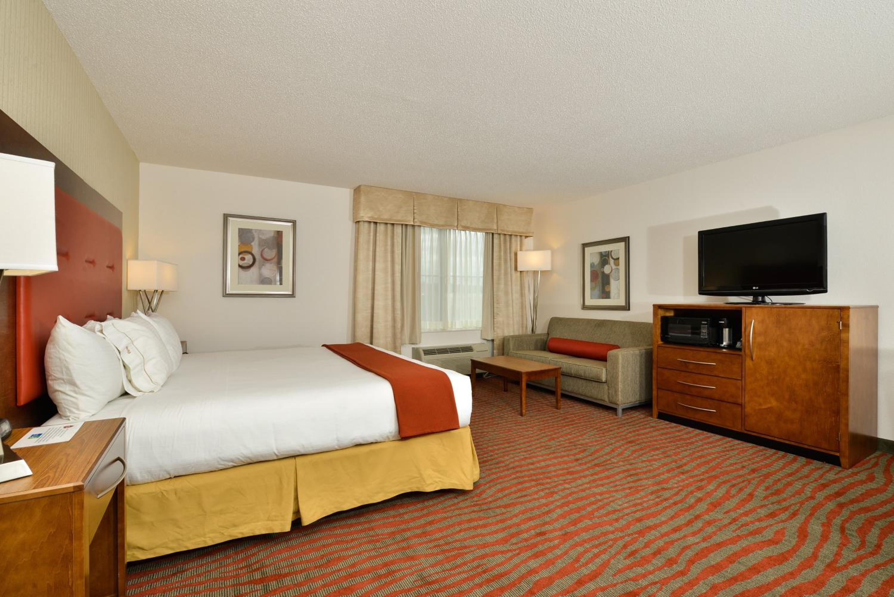 holiday inn express boston milford by ihg