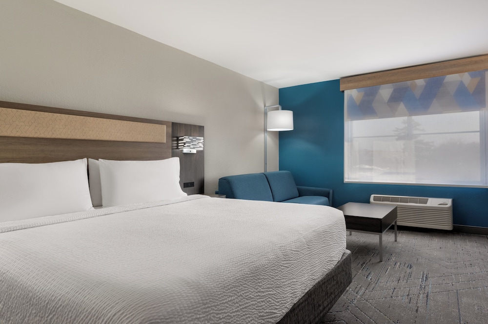 holiday inn express boston milford by ihg
