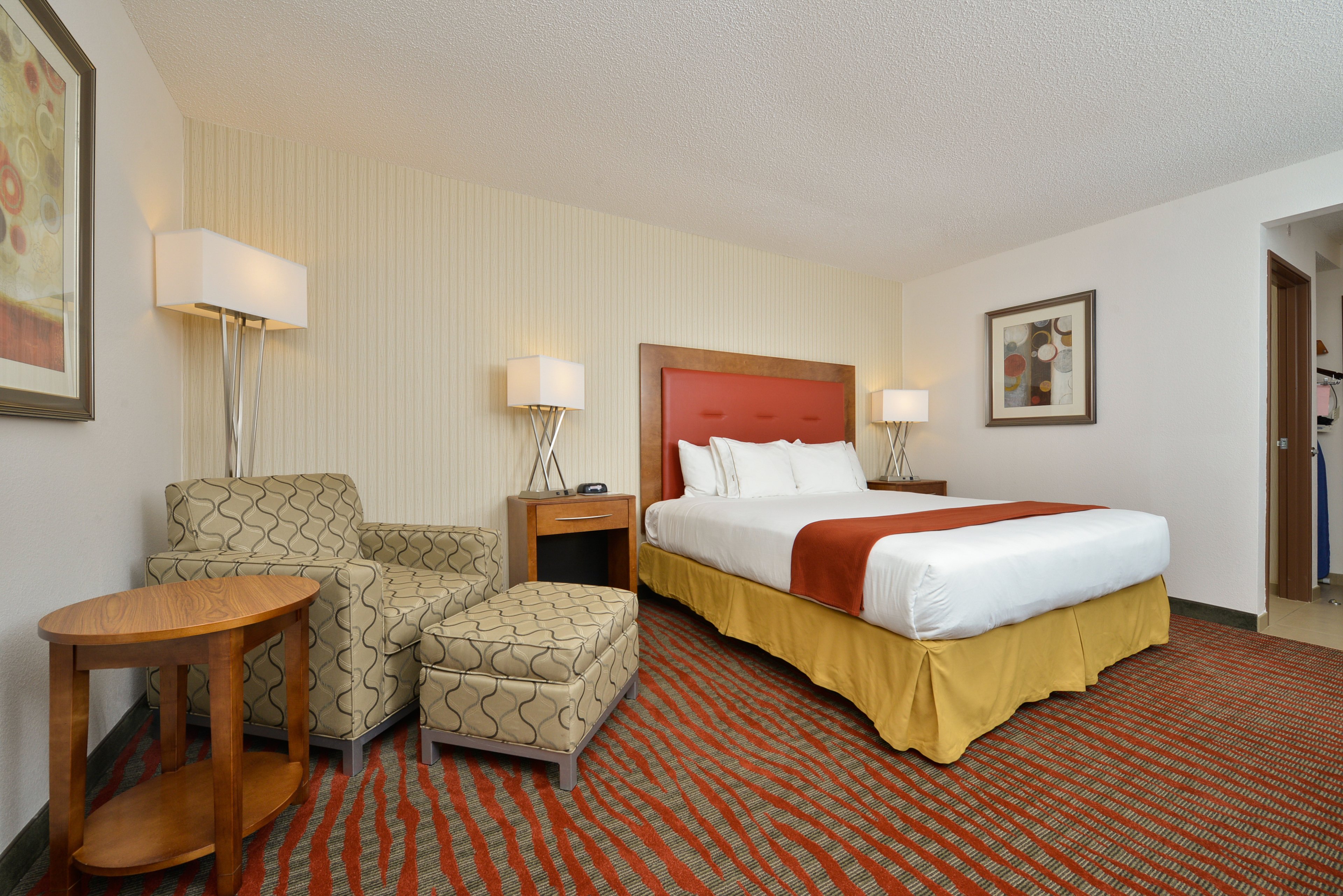 holiday inn express boston milford by ihg