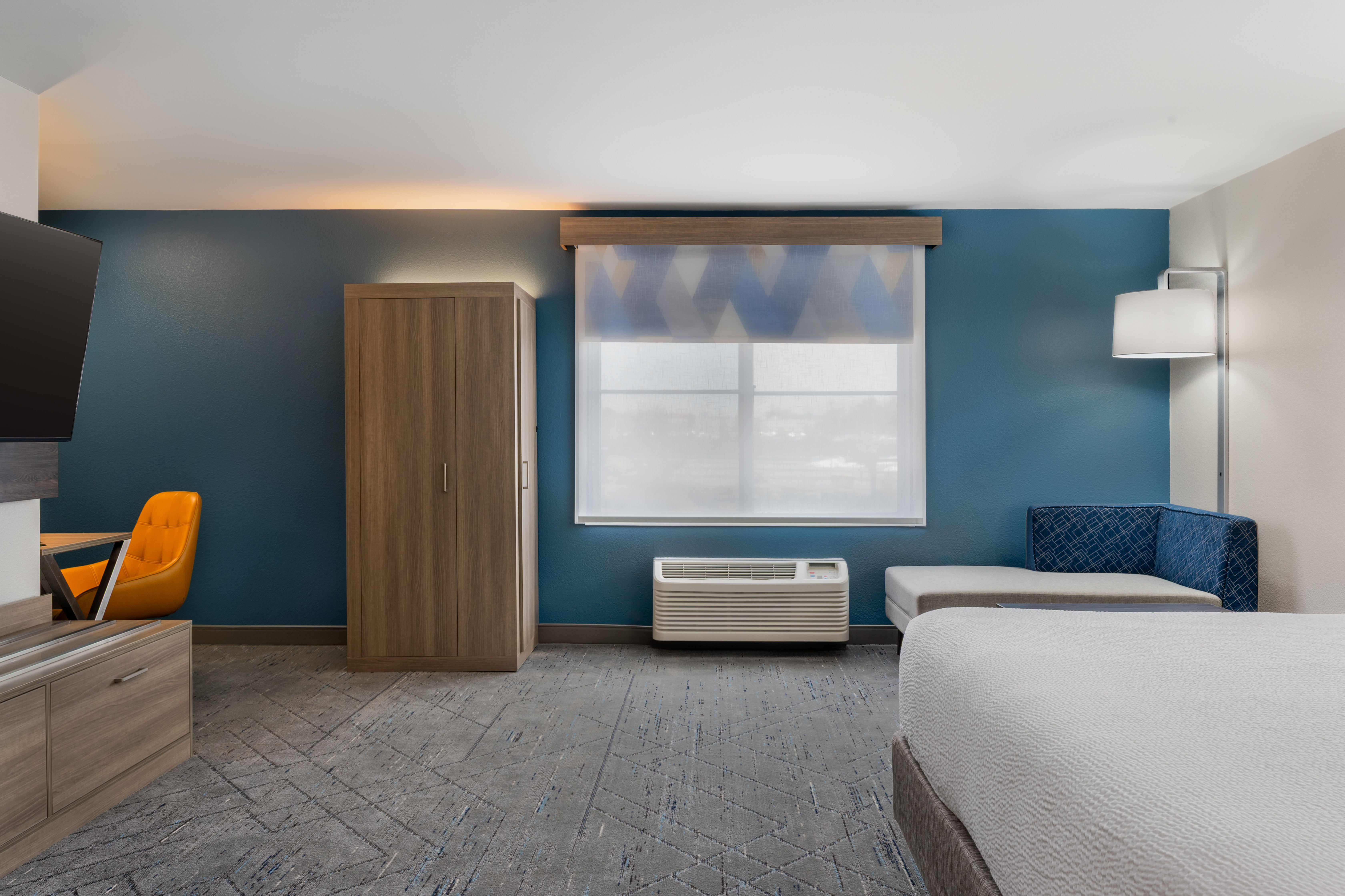 holiday inn express boston milford by ihg