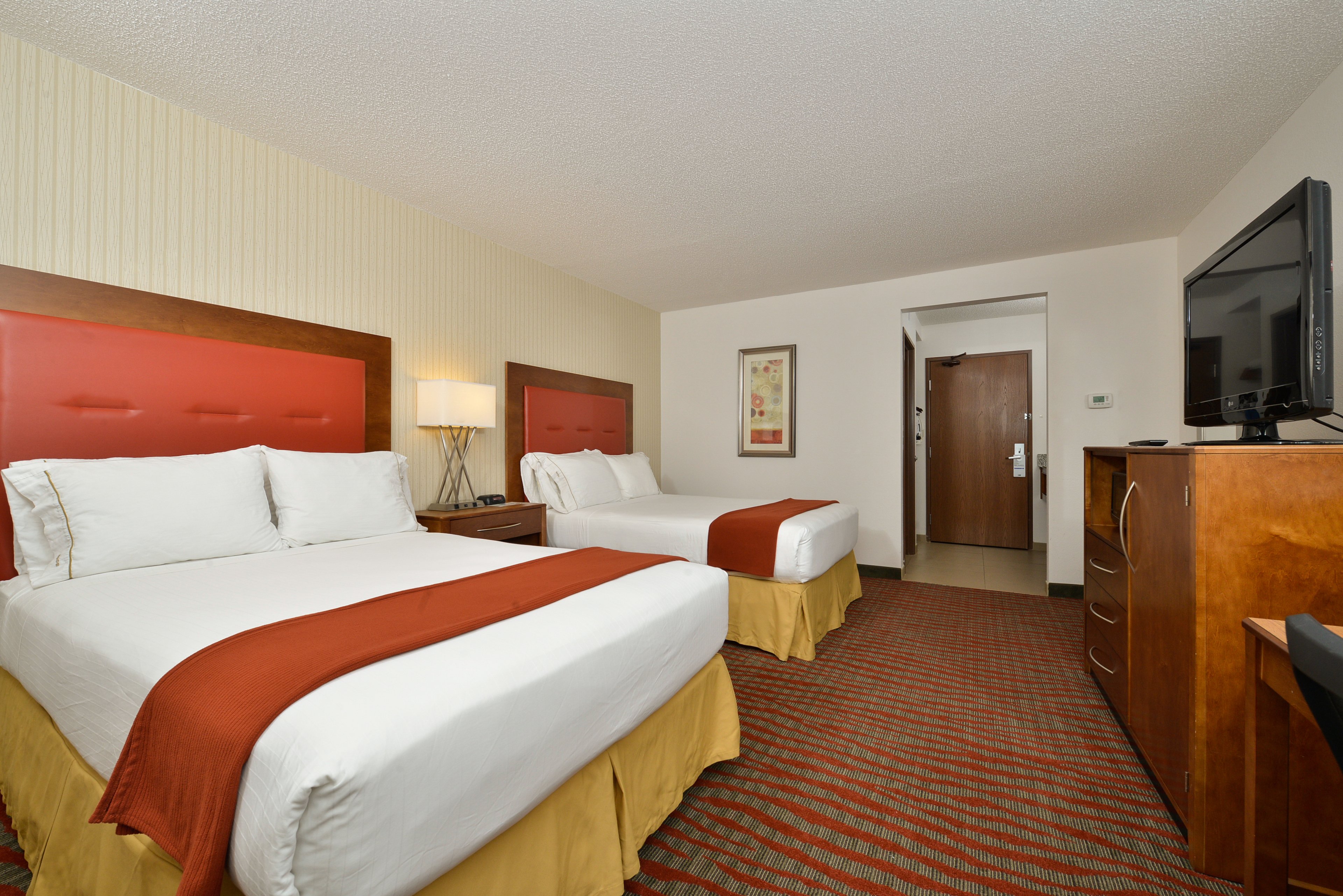 holiday inn express boston milford by ihg