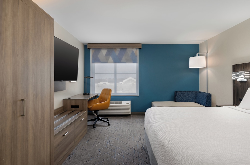 holiday inn express boston milford by ihg