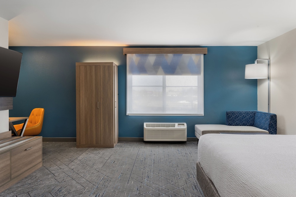 holiday inn express boston milford by ihg