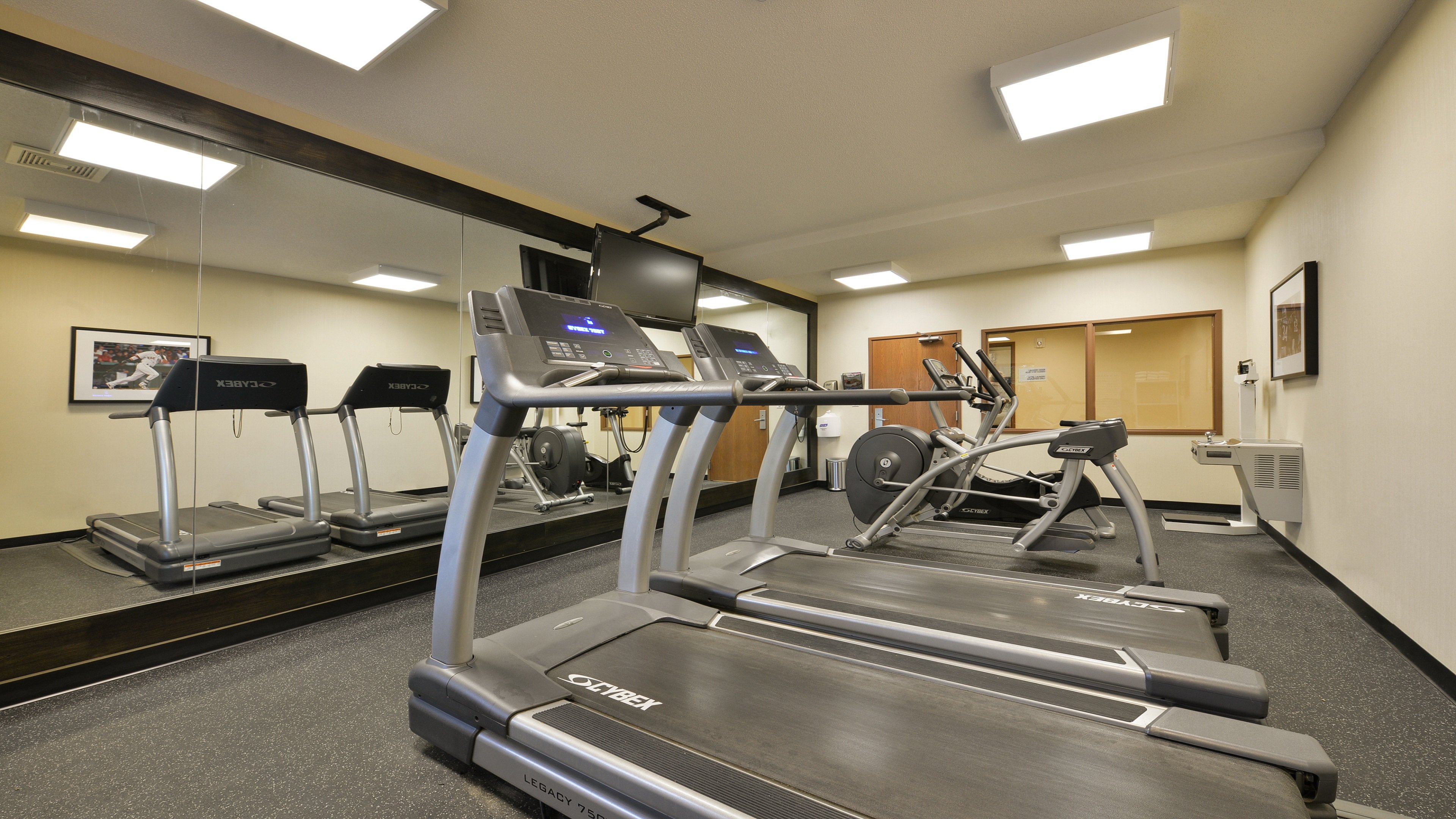 holiday inn express boston milford by ihg