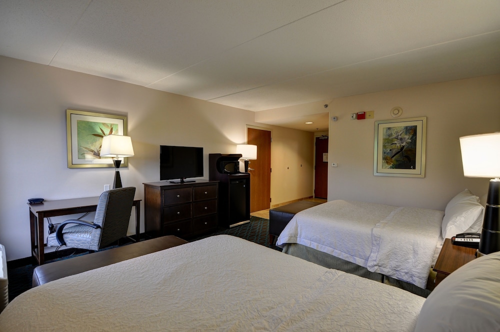 hampton inn franklin milford