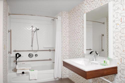 holiday inn hotel and suites boston peabody by ihg