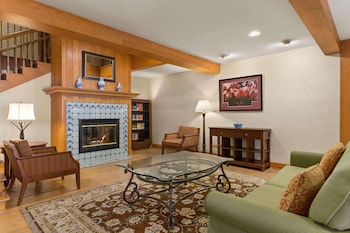 Country Inn & Suites By Radisson, Holland, Mi,Holland Charter Township>>Holland,3 star