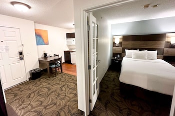 mainstay suites madison airport