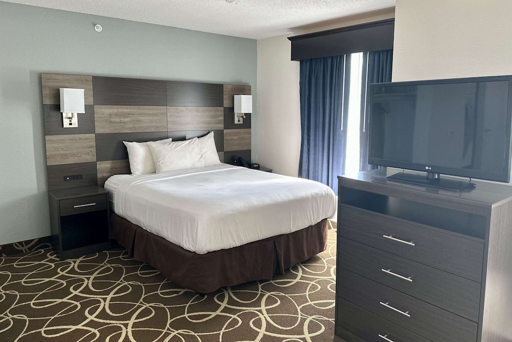 mainstay suites madison airport