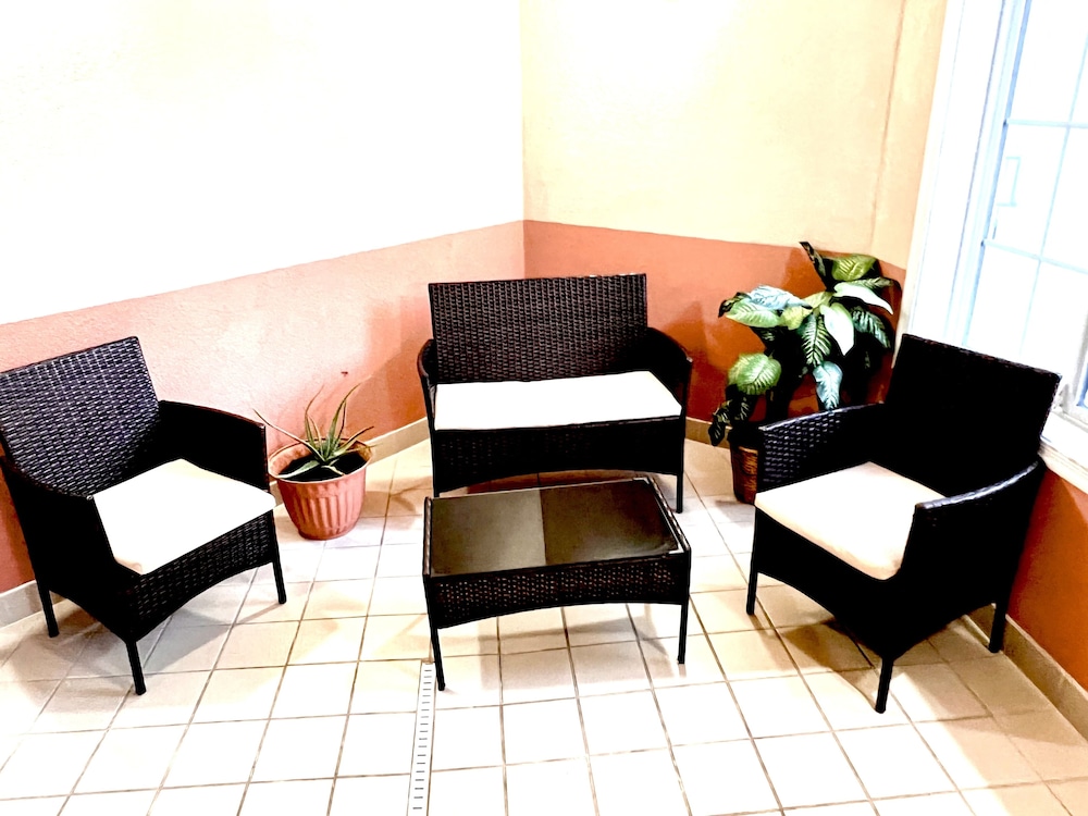 mainstay suites madison airport