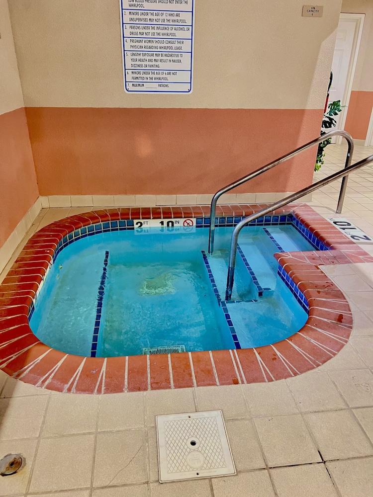 mainstay suites madison airport