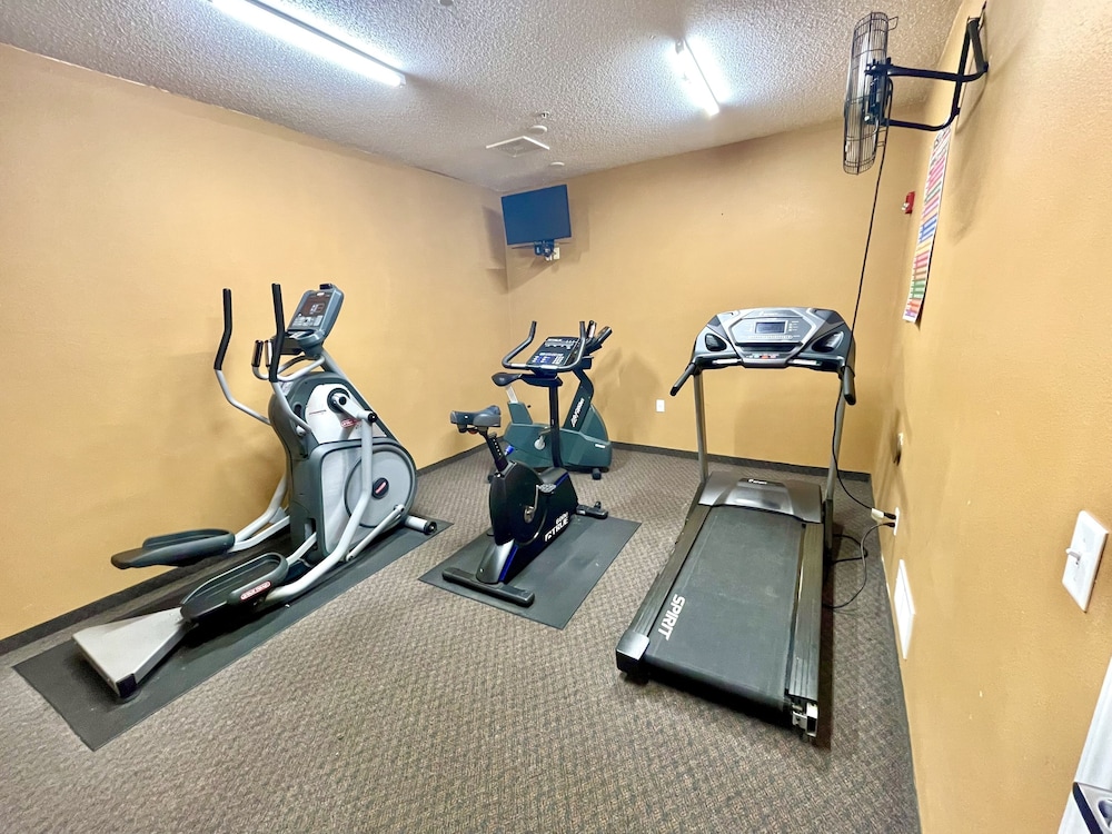 mainstay suites madison airport