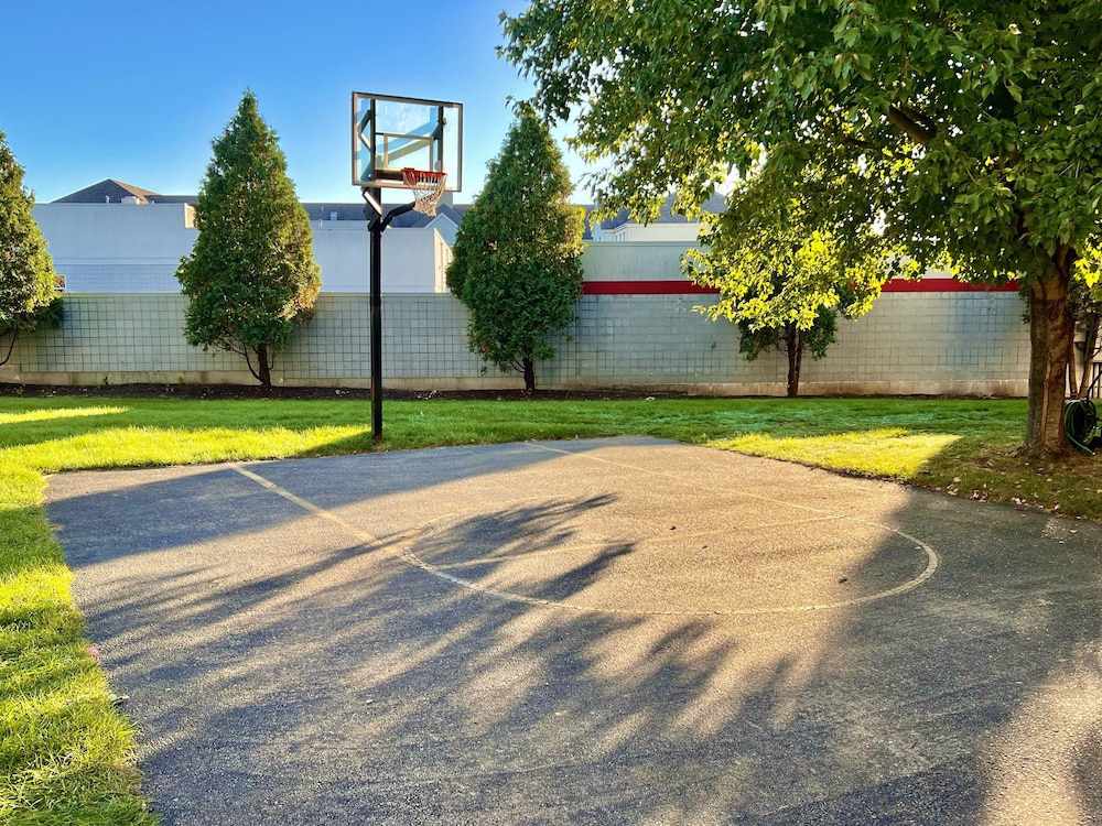 mainstay suites madison airport