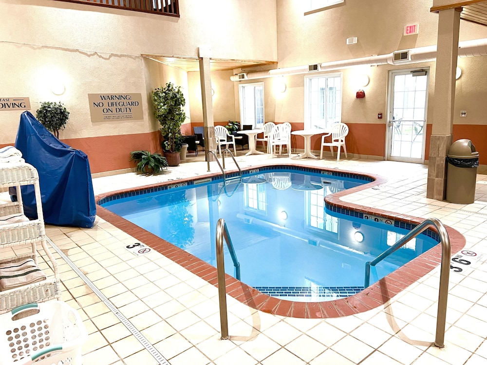 mainstay suites madison airport