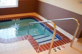 mainstay suites madison airport