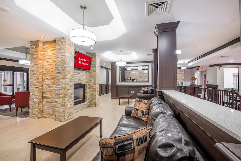 red roof inn plus and suites knoxville west cedar bluff