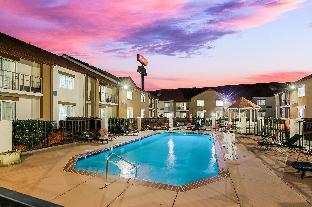 red roof inn plus and suites knoxville west cedar bluff