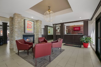 red roof inn plus and suites knoxville west cedar bluff