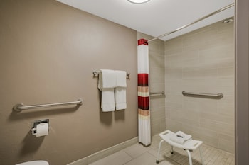 red roof inn plus and suites knoxville west cedar bluff