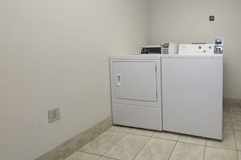 Red Roof Inn Plus+ & Suites Knoxville West-Cedar Bluff,Farragut>>Cedar Bluff,3 star