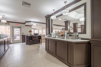 Red Roof Inn Plus+ & Suites Knoxville West-Cedar Bluff,Farragut>>Cedar Bluff,3 star