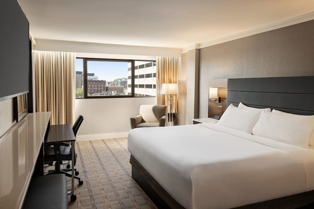 crowne plaza knoxville downtown university by ihg