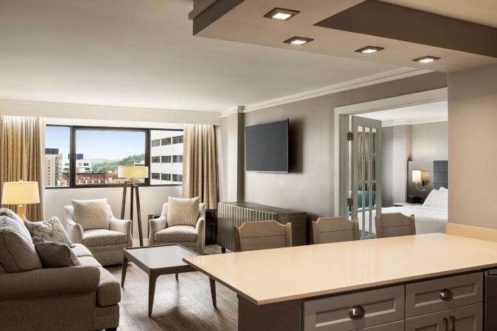 crowne plaza knoxville downtown university by ihg