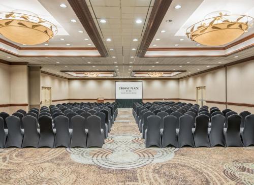 crowne plaza knoxville downtown university by ihg