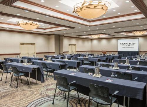 crowne plaza knoxville downtown university by ihg