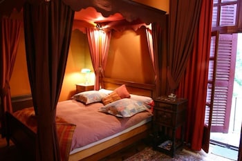 Camping Chateau La Grange Fort,D34, 63500 Les Pradeaux, France,3 star