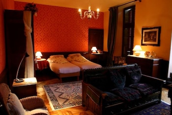 Camping Chateau La Grange Fort,D34, 63500 Les Pradeaux, France,3 star