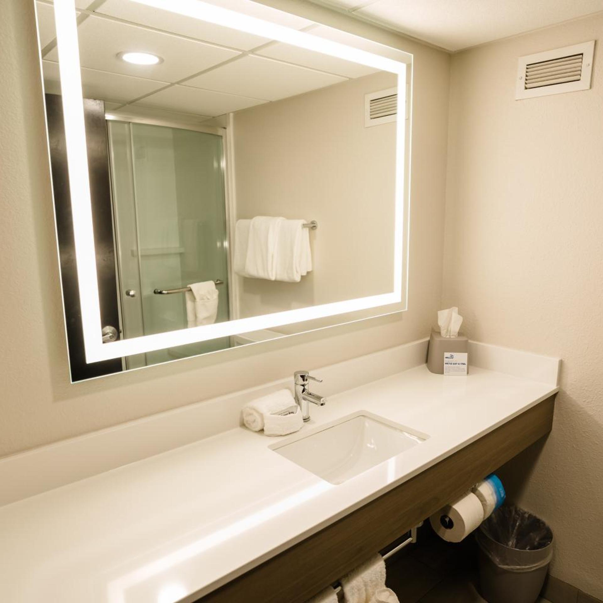 holiday inn express and suites knoxville north i 75 exit 112 by ihg
