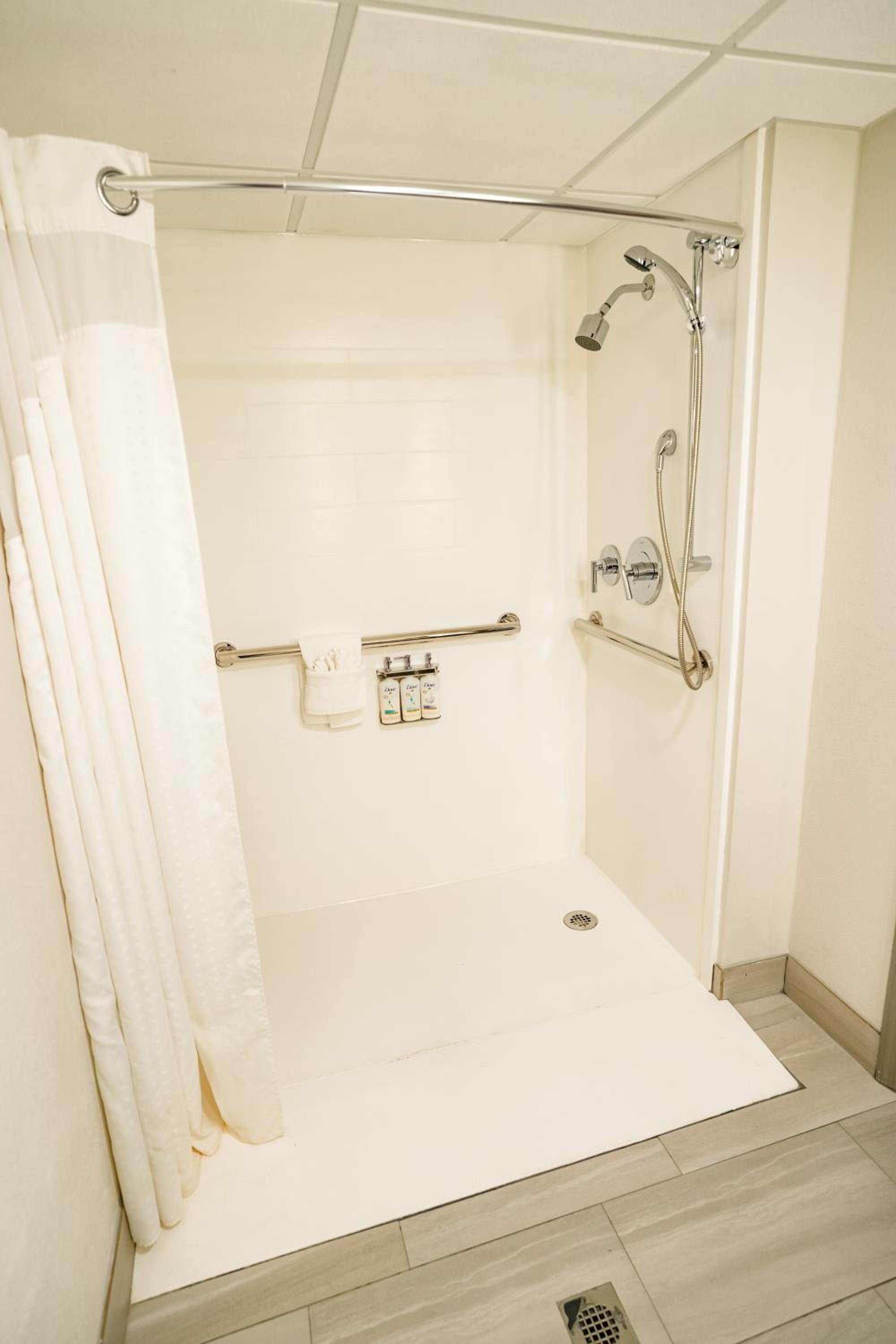 holiday inn express and suites knoxville north i 75 exit 112 by ihg