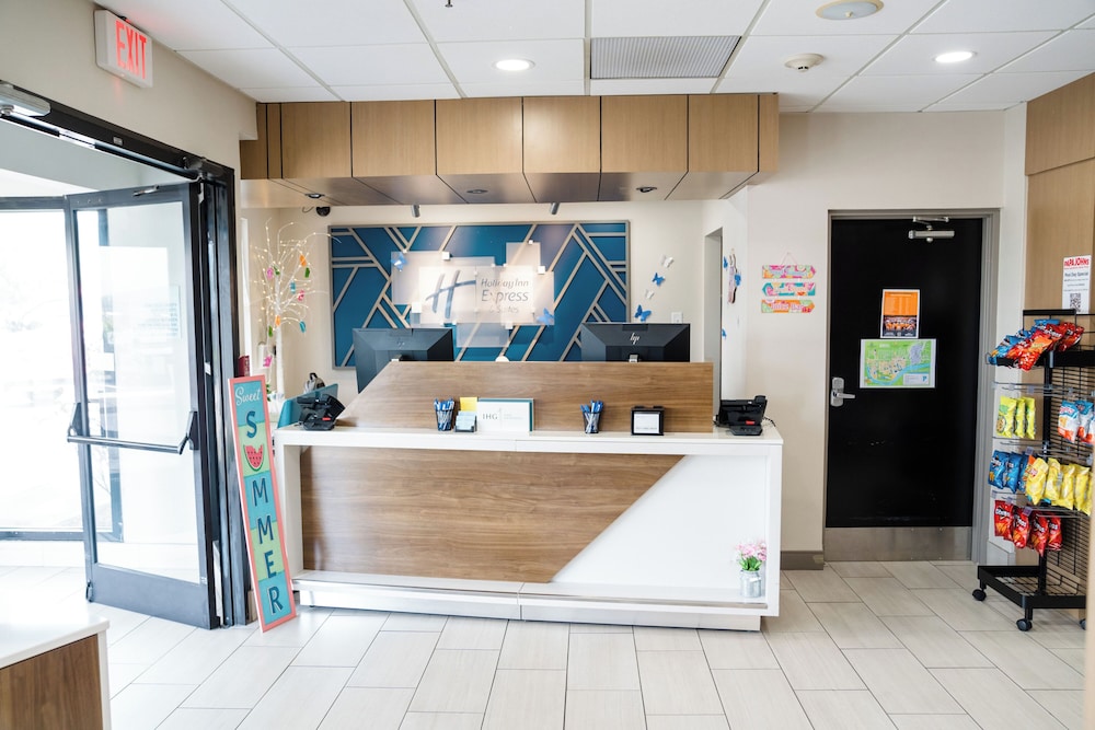 holiday inn express and suites knoxville north i 75 exit 112 by ihg