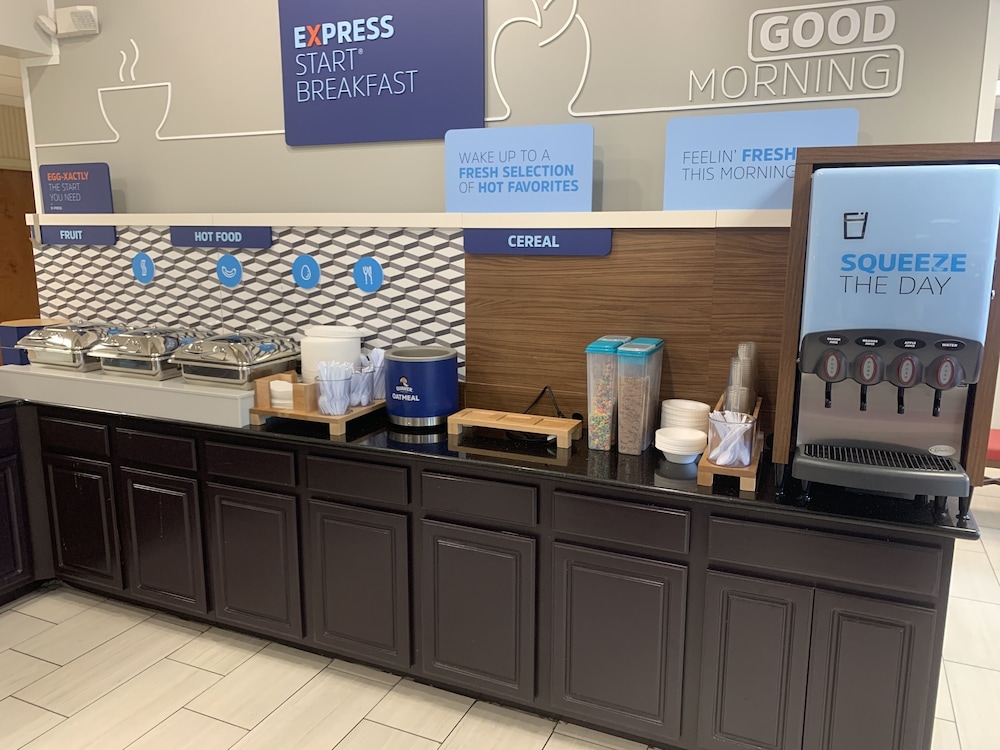 holiday inn express and suites knoxville north i 75 exit 112 by ihg
