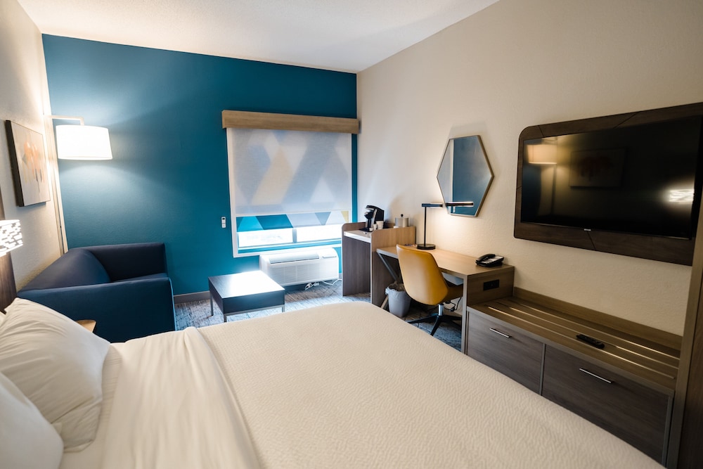 holiday inn express and suites knoxville north i 75 exit 112 by ihg