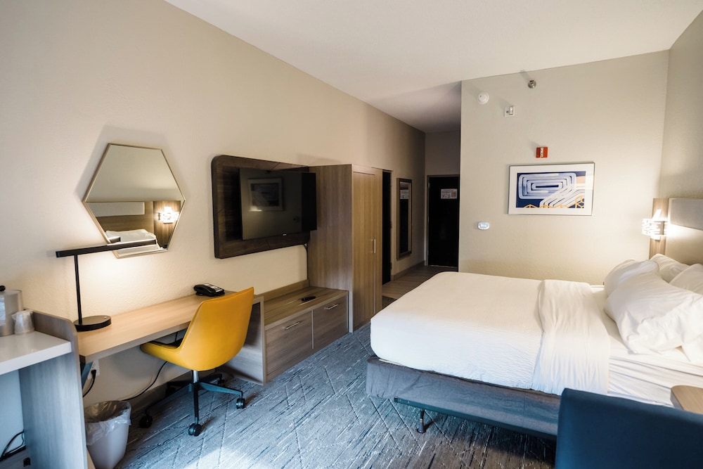 holiday inn express and suites knoxville north i 75 exit 112 by ihg