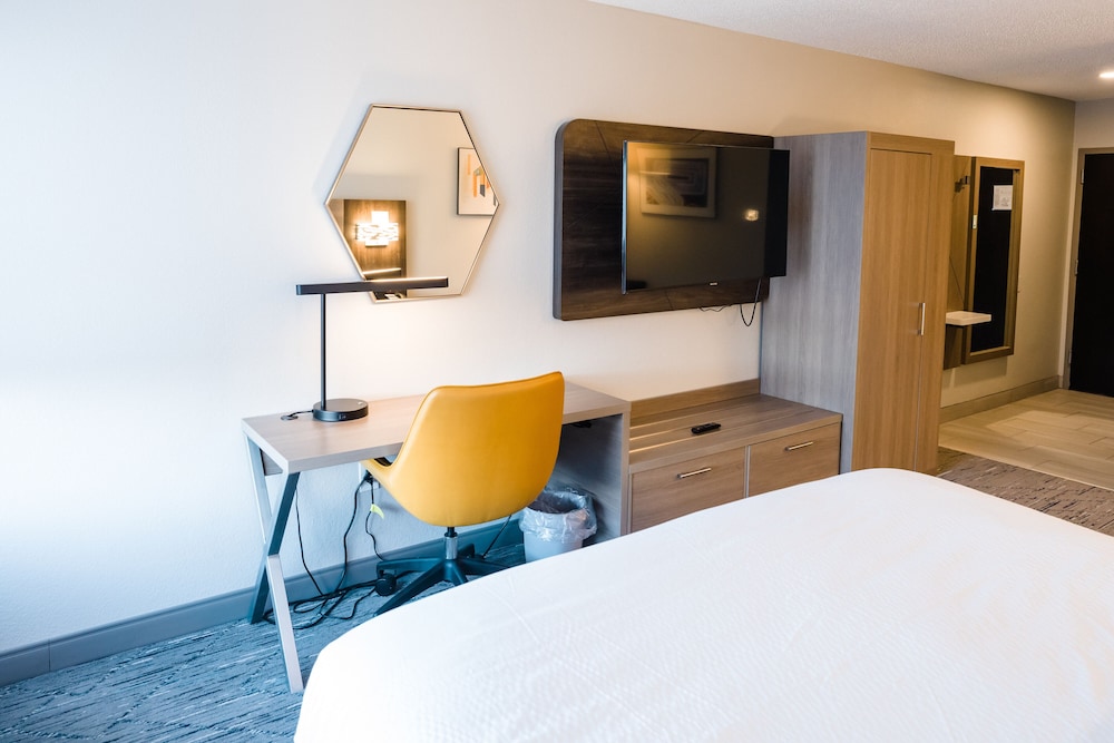 holiday inn express and suites knoxville north i 75 exit 112 by ihg
