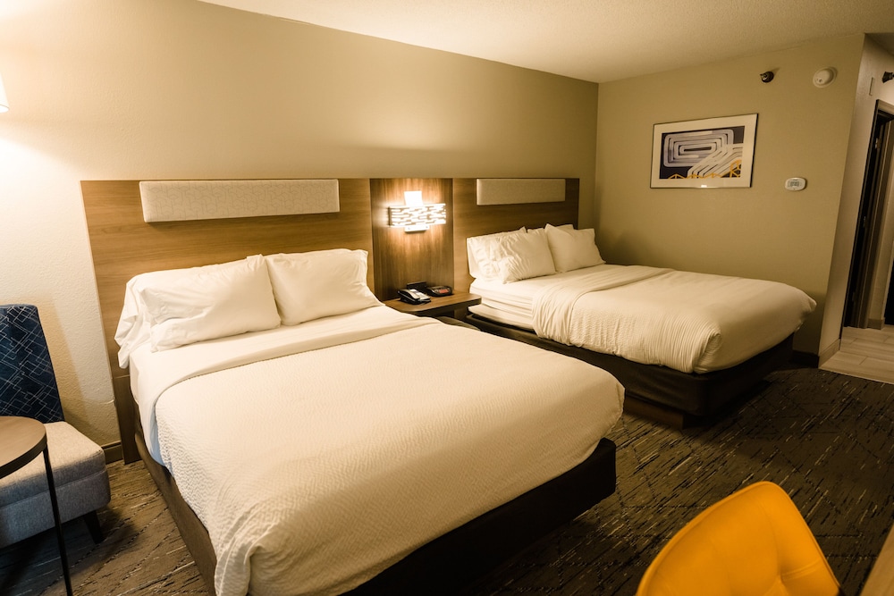 holiday inn express and suites knoxville north i 75 exit 112 by ihg