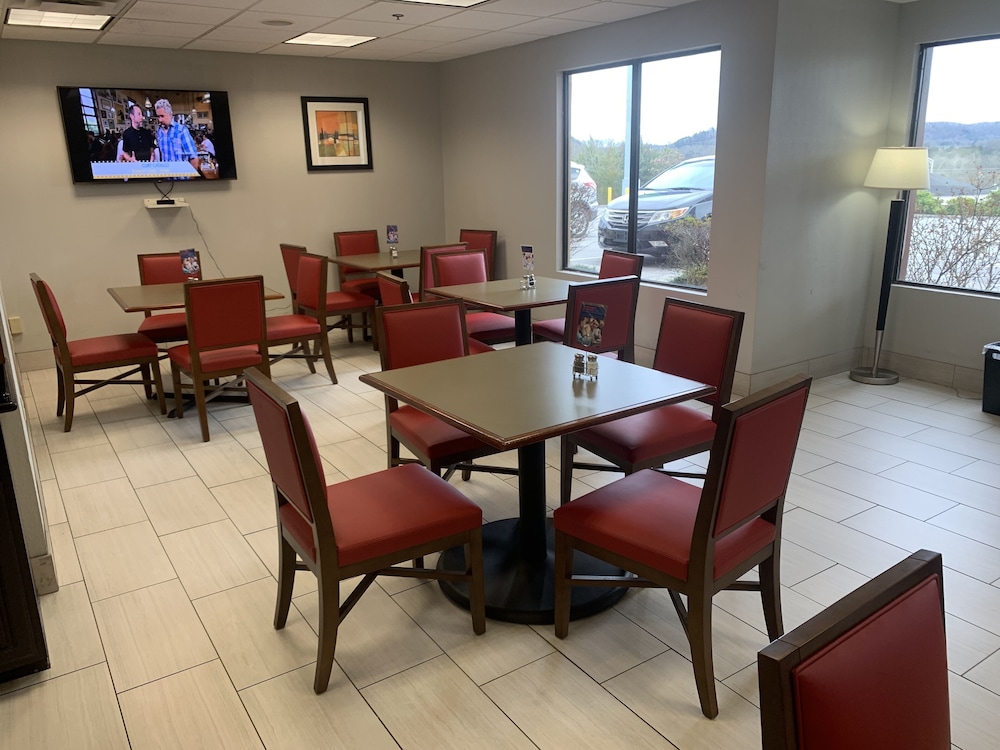 holiday inn express and suites knoxville north i 75 exit 112 by ihg