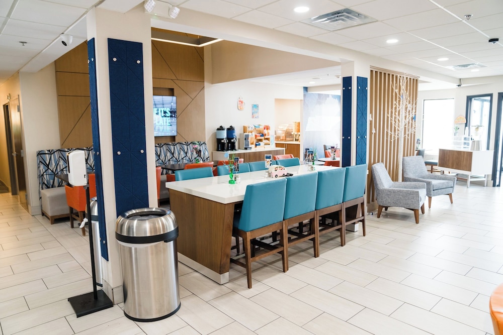 holiday inn express and suites knoxville north i 75 exit 112 by ihg