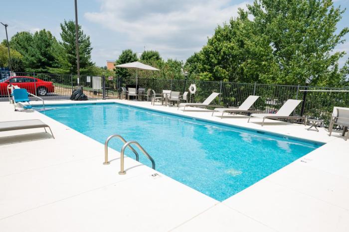holiday inn express and suites knoxville north i 75 exit 112 by ihg