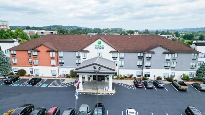 holiday inn express and suites knoxville north i 75 exit 112 by ihg