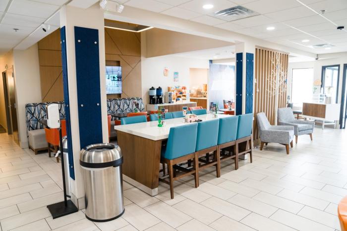 holiday inn express and suites knoxville north i 75 exit 112 by ihg