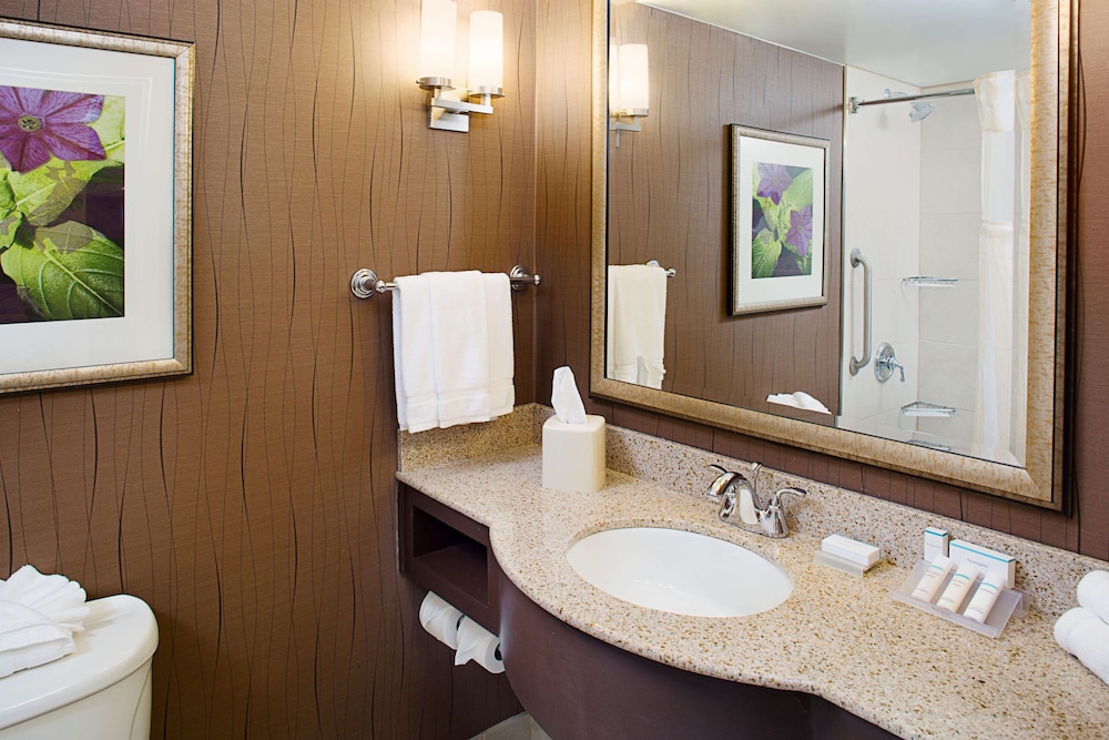 hilton garden inn hartford north bradley intl airport