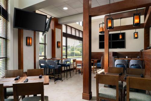 doubletree by hilton hartford bradley airport