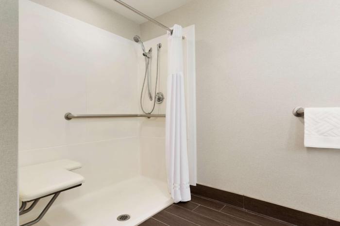 doubletree by hilton hartford bradley airport