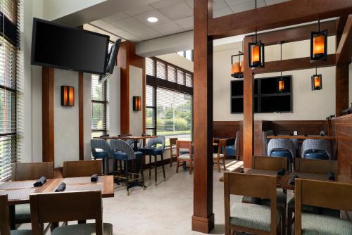 doubletree by hilton hartford bradley airport