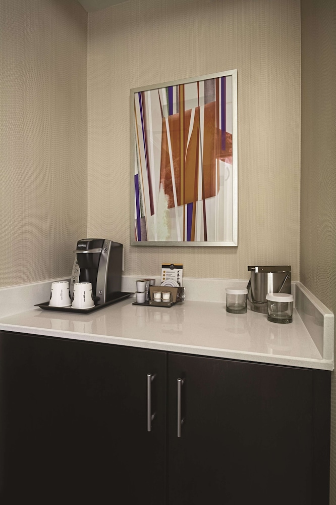 doubletree by hilton hotel bristol connecticut