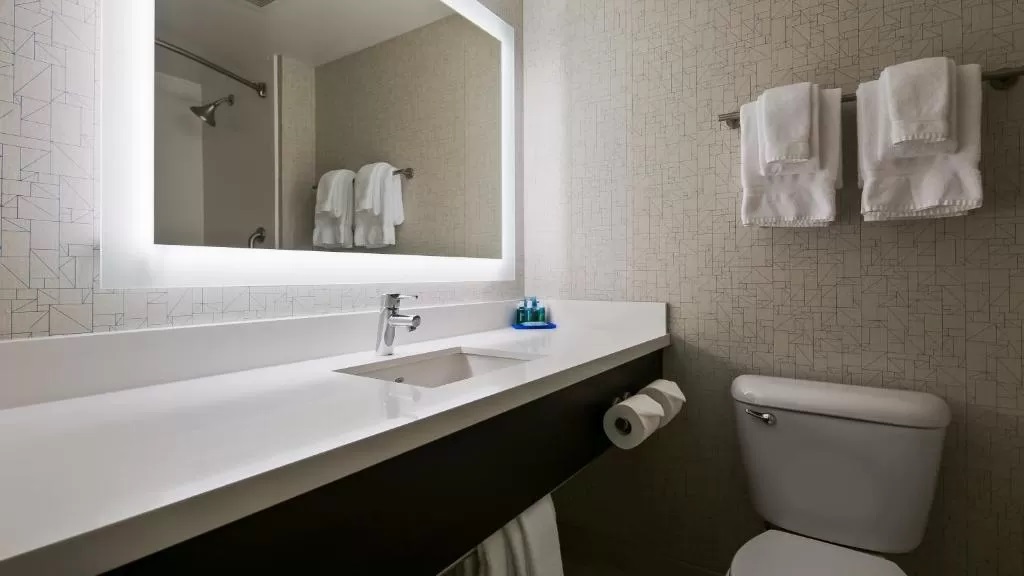 holiday inn express and suites everett by ihg